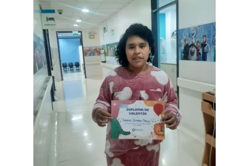 La última vez que la vieron vestía buzo azul, una casaca azul de la Institución Educativa Santa Ana - Chincha y zapatillas blancas.