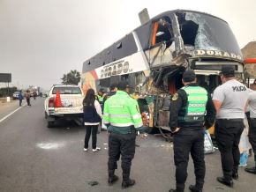 Dos personas fallecidas es el saldo de un choque protagonizado por un bus provincial y un camión. El accidente se registró esta mañana a la altura del kilómetro 78 de la carretera Panamericana Norte, a la altura del distrito de Aucallama, provincia limeña de Huaral.