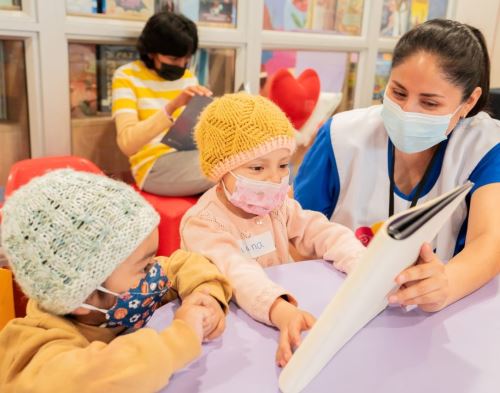 Celebran servicio hospitalario “Lectura que Cura” de la Biblioteca Nacional del Perú.