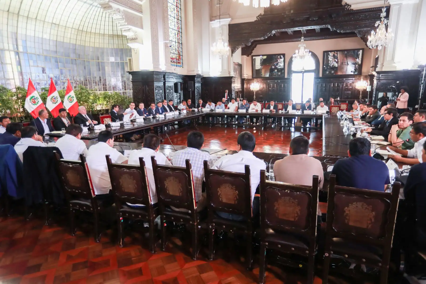 En reunión de trabajo con alcaldes representantes de la Asociación de Municipalidades del ámbito del Vraem (Amuvraem), el presidente José Jerí aseguró que se realizarán los mayores esfuerzos para atender las expectativas de los municipios provinciales y distritales. Foto: ANDINA/Prensa Presidencia