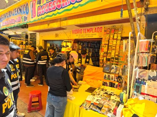 La Policía Nacional capturó en Juliaca a dos presuntos integrantes de una red criminal dedicada al robo de teléfonos celulares. ANDINA/Difusión