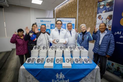 Entregan dispositivos auditivos a más de 700 adultos mayores en el Callao, informó EsSalud. Foto: ANDINA/Difusión