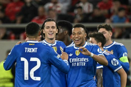 Kylian Mbappé celebra uno de sus cuatro goles sobre Olympiakos. Foto: AFP