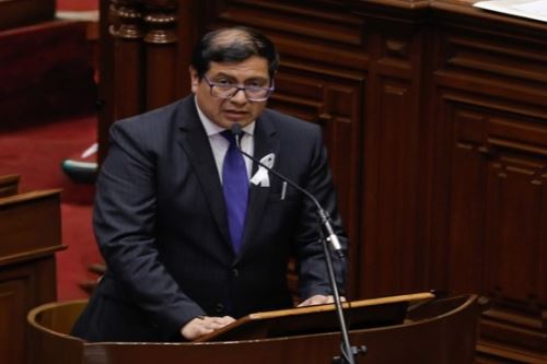 Ministro de Ambiente, Miguel Espichán, en el Congreso de la República. Foto: MINAM/Difusión.