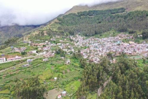 El estudio identificó un deslizamiento rotacional reactivado que compromete viviendas y estructuras, además de procesos de erosión en cárcavas que avanzan de manera retrogresiva hacia la zona urbana.