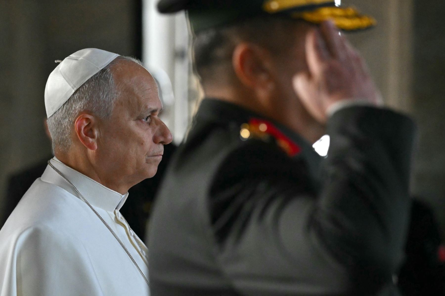 El viaje del sucesor de Jorge Mario Bergoglio al frente de la Iglesia católica coincide con las negociaciones para poner fin a la guerra en Ucrania y en un momento tenso para Oriente Medio. Foto: AFP