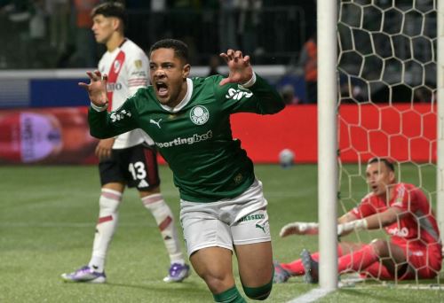 Vitor Roque es el goleador del Palmeiras