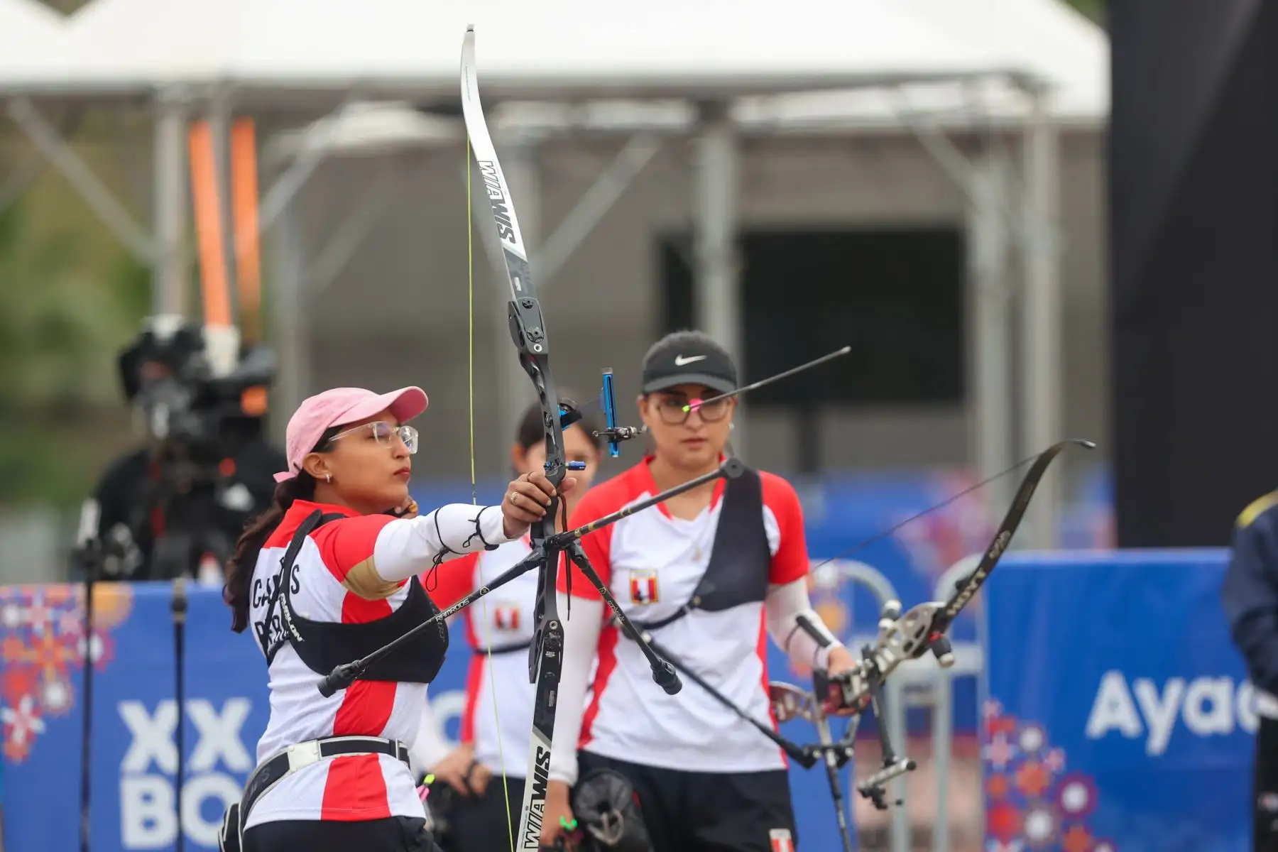 La delegación peruana inició ganando una medalla de plata el séptimo día de competencias de los Juegos Bolivarianos Ayacucho-Lima 2025, gracias al tiro con arco.
En la modalidad de Arco recurvo femenino, nuestro equipo conformado por la paradeportista Daniela Campos (del Programa Lima 2027 del IPD) y las convencionales Alexandra Zavala y Gianella Hermoza, enfrentaron en la final a las representantes de Colombia.

Foto:ANDINA / Juan Carlos Guzmán Negrini