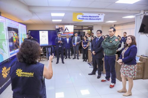 Presidente José Jerí sostuvo una reunión con el ministro del Ambiente y la presidenta ejecutiva del Senamhi