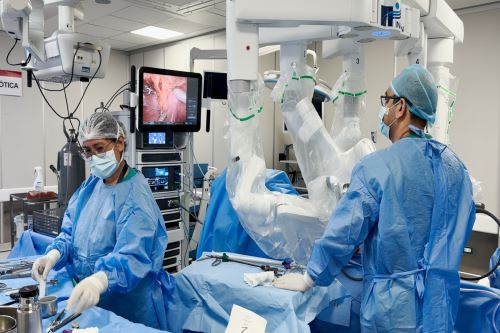 INEN alcanza las 500 cirugías robóticas: un hito histórico para la medicina oncológica pública en el Perú. Foto: ANDINA/Difusión