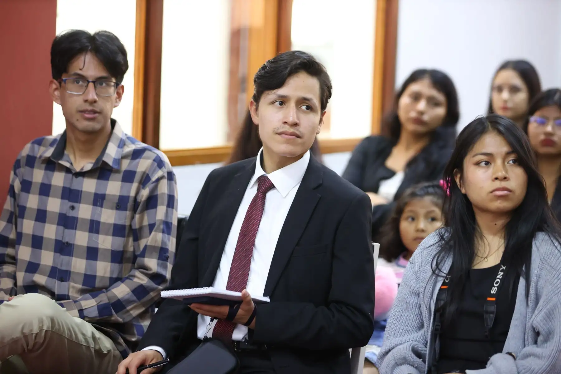 Alumnos de la Universidad Santiago Antunes de Mayolo de Huaraz y la Universidad  nacional de Ucayali visitan Editora Perú para conocer la experiencia Vive Andina. Foto: ANDINA/Melina Mejía
