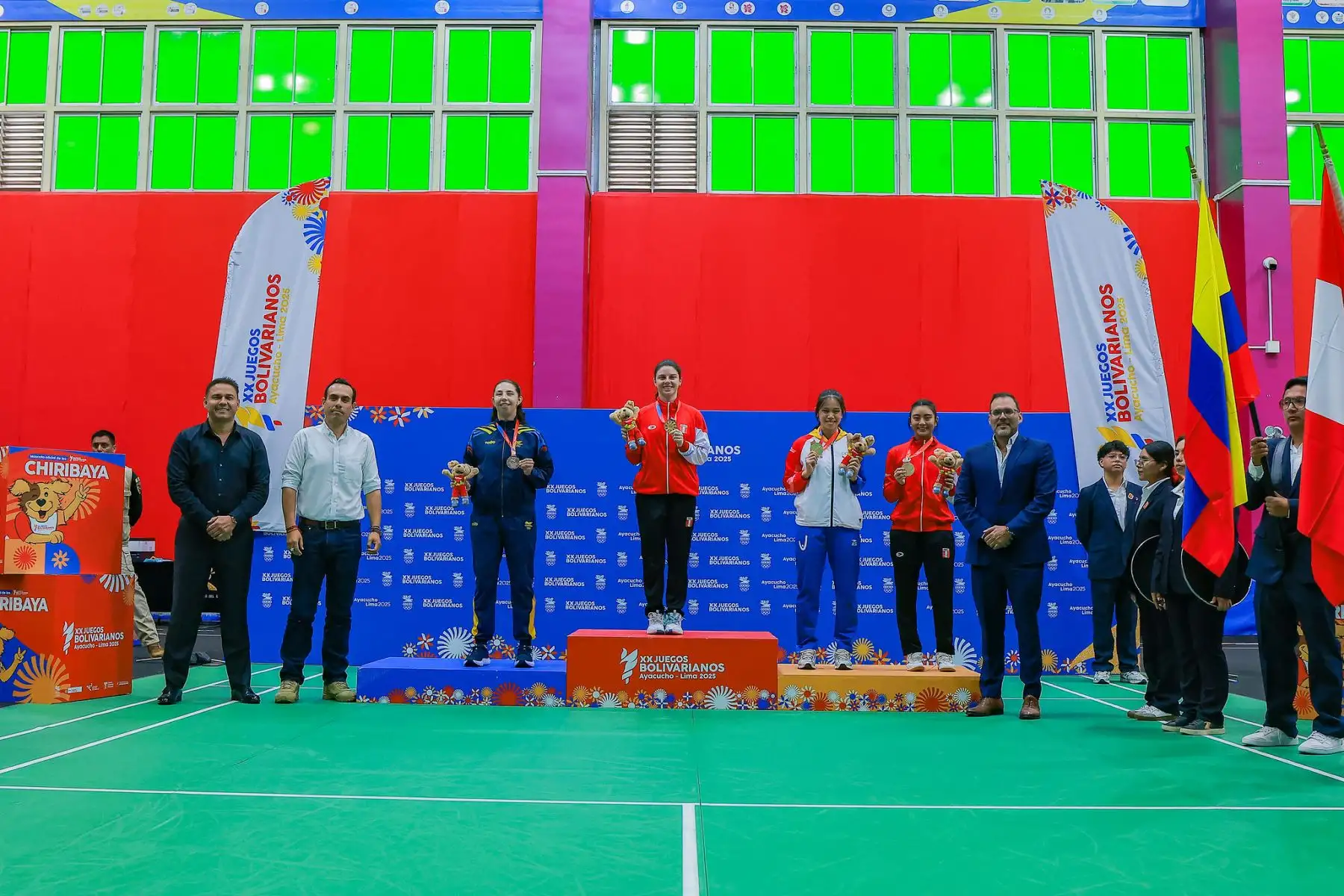 El presidente José Jerí participó en la ceremonia de premiación de Inés Castillo, deportista peruana ganadora del oro en badminton.  Foto: ANDINA/Prensa Presidencia