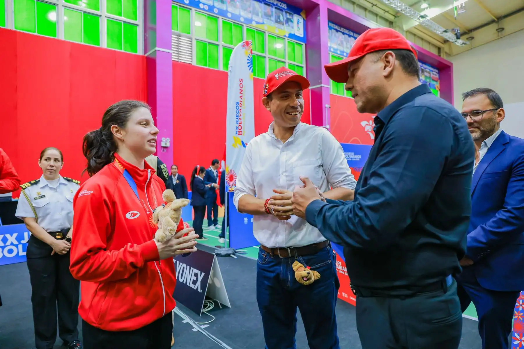 El presidente José Jerí participó en la ceremonia de premiación de Inés Castillo, deportista peruana ganadora del oro en badminton.  Foto: ANDINA/Prensa Presidencia