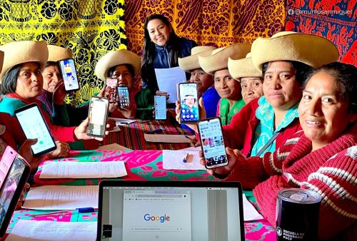 La Municipalidad de San Miguel capacita a artesanas de esa provincia cajamarca en el uso de herramientas tecnológicas para la promoción de sus productos. ANDINA/Difusión