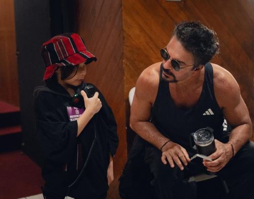 Arjona cumple sueño de niño y lo convierte en su productor por un día