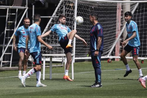 Flamengo realizó este viernes su último entrenamiento en la Videna