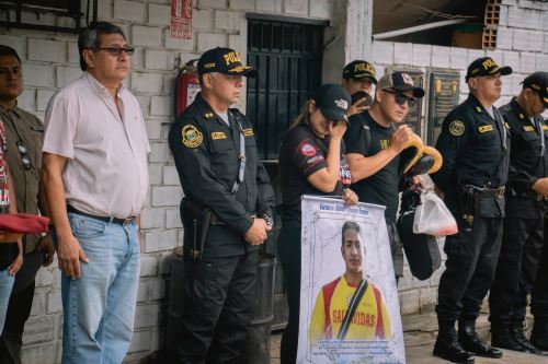 Región Policial de San Martín rindió honores al policía héroe Gustavo Chávez Acuña, quien murió cuando trataba de rescatar a personas que eran arrastradas por el río Sisa. ANDINA/Difusión