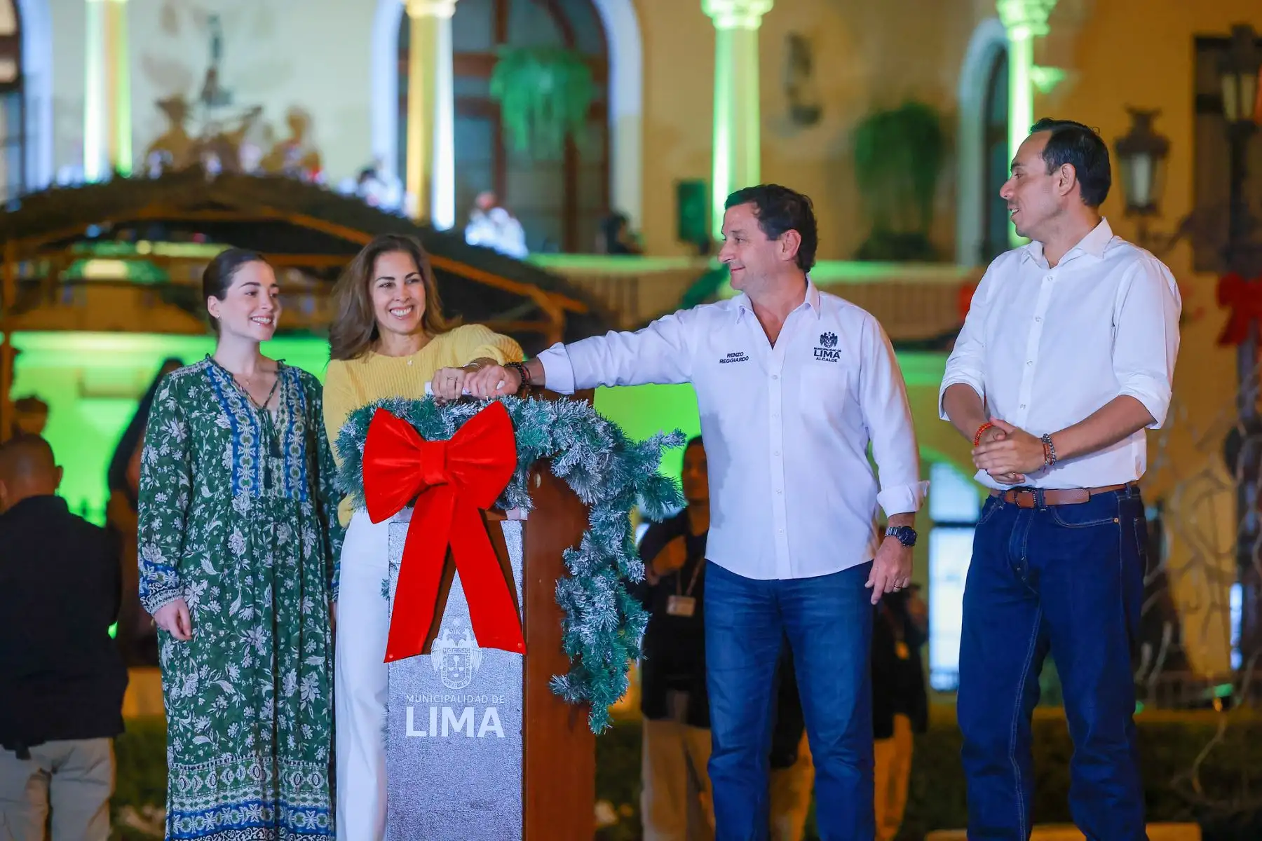 Presidente José Jerí participa del encendido del Árbol de Navidad en la Plaza de Armas. Foto: ANDINA/Prensa Presidencia