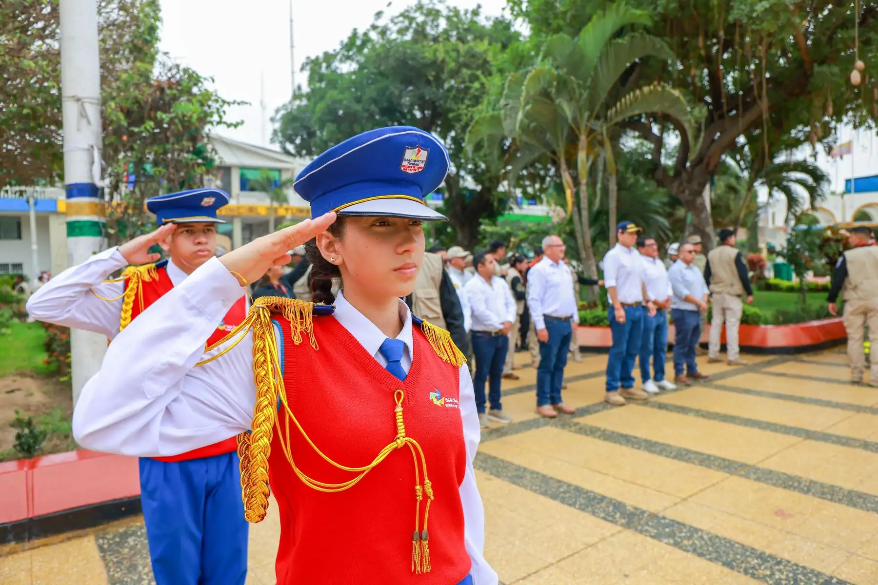 Izamiento del Pabellón Nacional en la Plaza de Armas de Tumbes. Foto: ANDINA/ Prensa Presidencia