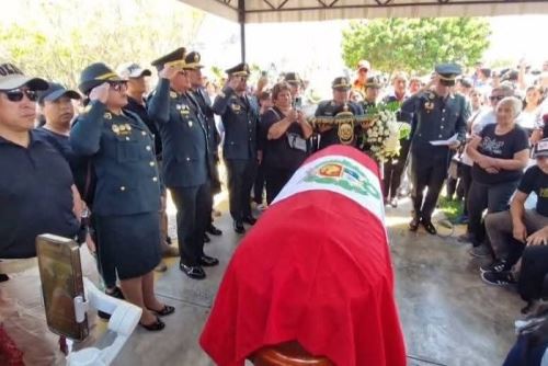 Chiclayo : el último adiós al jóven suboficial Gustavo Chávez Acuña