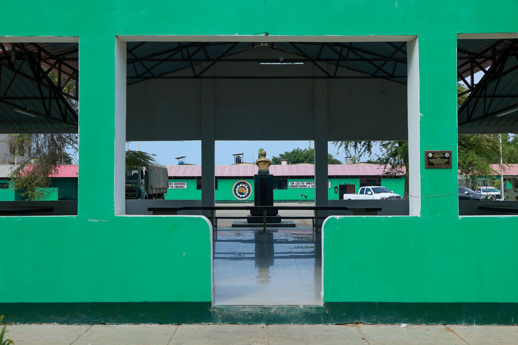 El presidente José Jerí visitó el Fuerte Chamochumbi – Batallón de Ingeniería de Combate N.º 1, donde verificó las capacidades operativas  logisticas con las que cuentan el Ejército del Perú para ejecutar labores preventivas frente a posibles desastres naturales en esta zona del país. Foto: Presidencia
