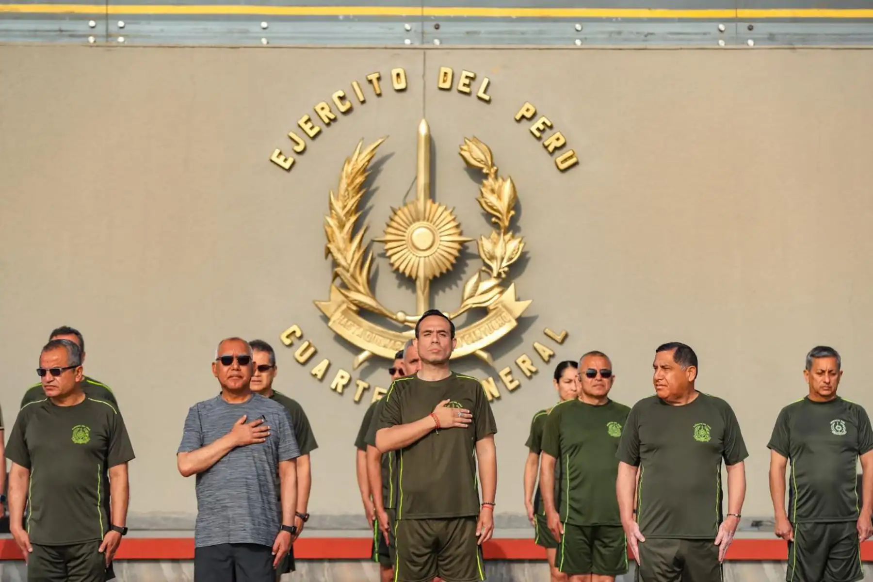EL presidente de la república, José Jerí, participó en la carrera de confraternidad 4K por el Día del Ejército del Perú, donde se vivió una jornada de honor, disciplina y espíritu deportivo junto con los comandantes generales y personal militar, en el marco de las celebraciones institucionales Foto: ANDINA/Prensa Presidencia