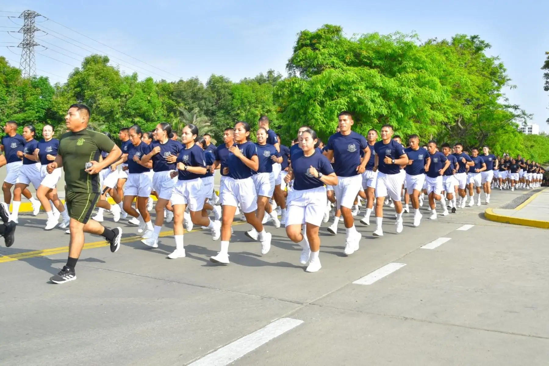 Presidente de la república encabezó el evento deportivo en el Cuartel General del Ejército, con la participación de los altos mandos de las Fuerzas Armadas. Foto: ANDINA/ Prensa Presidencia