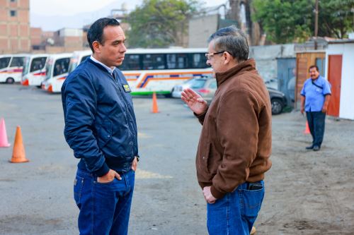 Presidente José Jerí dialogó con transportistas de la empresa de transportes Trans Service Canadá