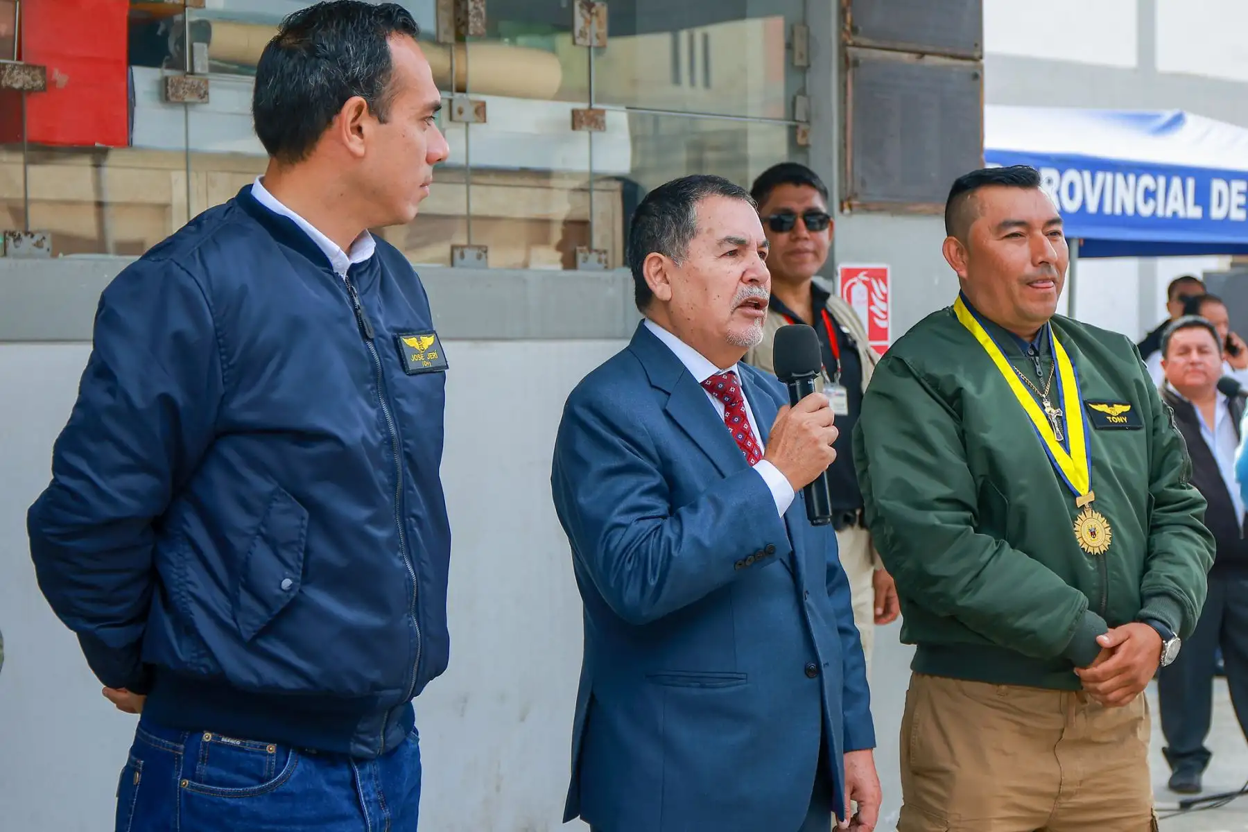 Presidente José Jerí participa del izamiento del Pabellón Nacional y entonación del Himno Nacional en la IE Emblemática José Buenaventura Sepúlveda, en Cañete. Foto: ANDINA/Prensa Presidencia
