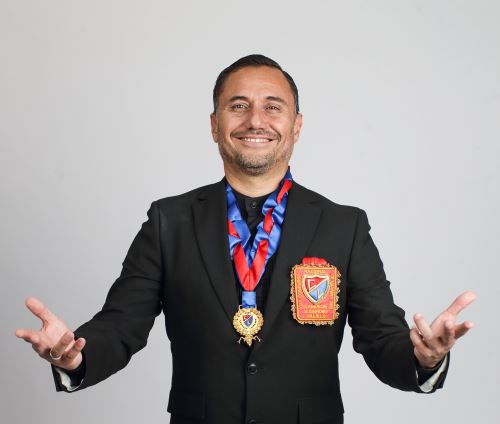 Hugo Romero encontró en bella danza la forma de dar a conocer el Perú