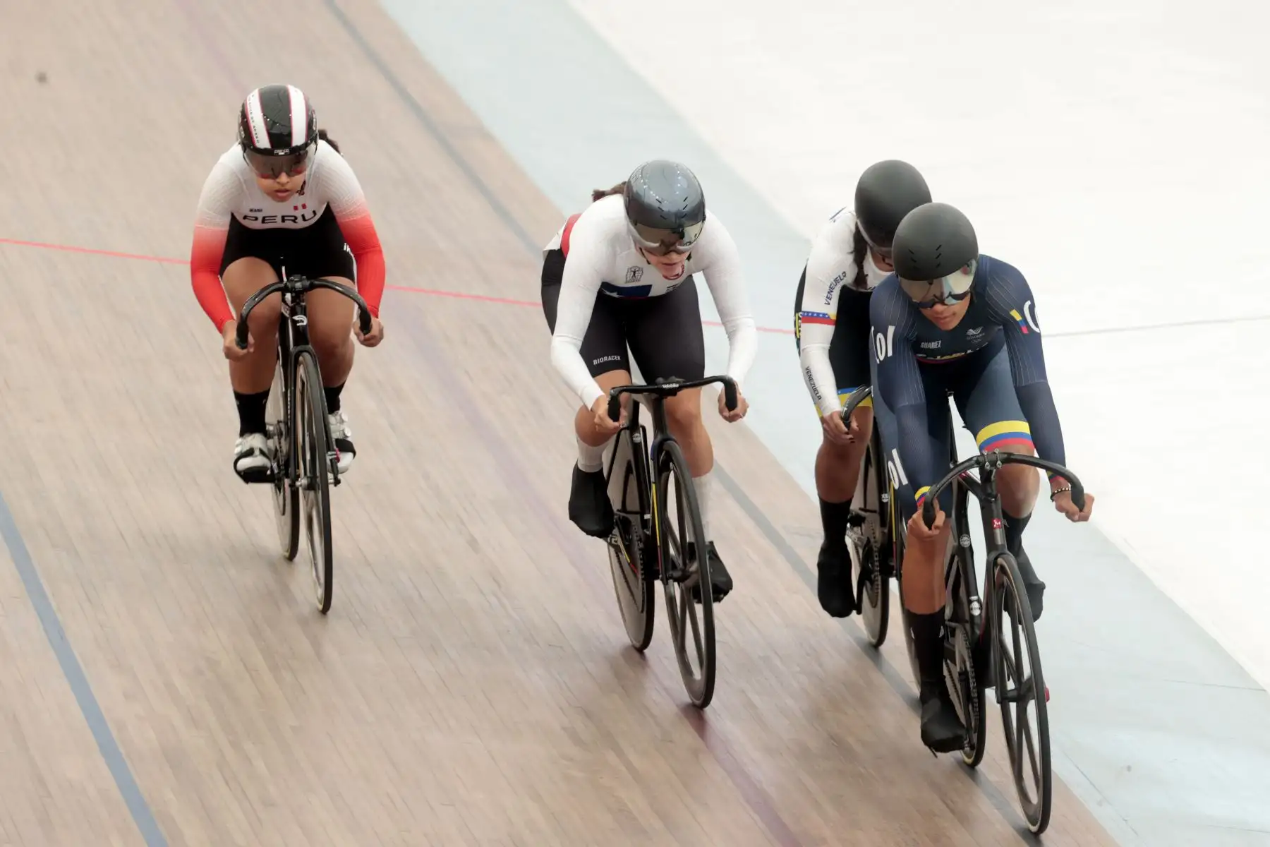 Se realiza la competencia de ciclismo en el velódromo de la Videna, durante los Juegos Bolivarianos 2025.  Foto: ANDINA/Vidal Tarqui