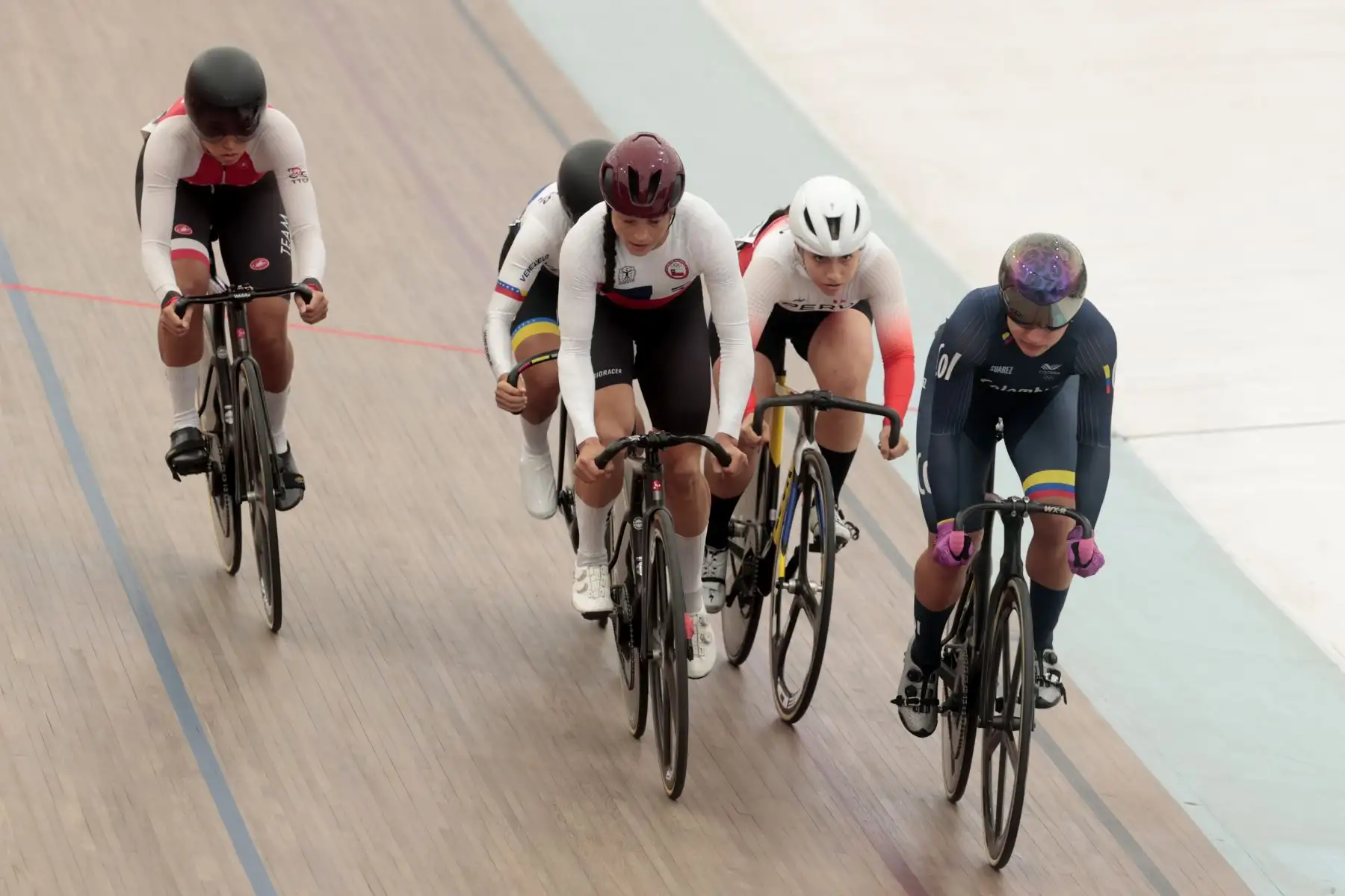 Se realiza la competencia de ciclismo en el velódromo de la Videna, durante los Juegos Bolivarianos 2025.  Foto: ANDINA/Vidal Tarqui