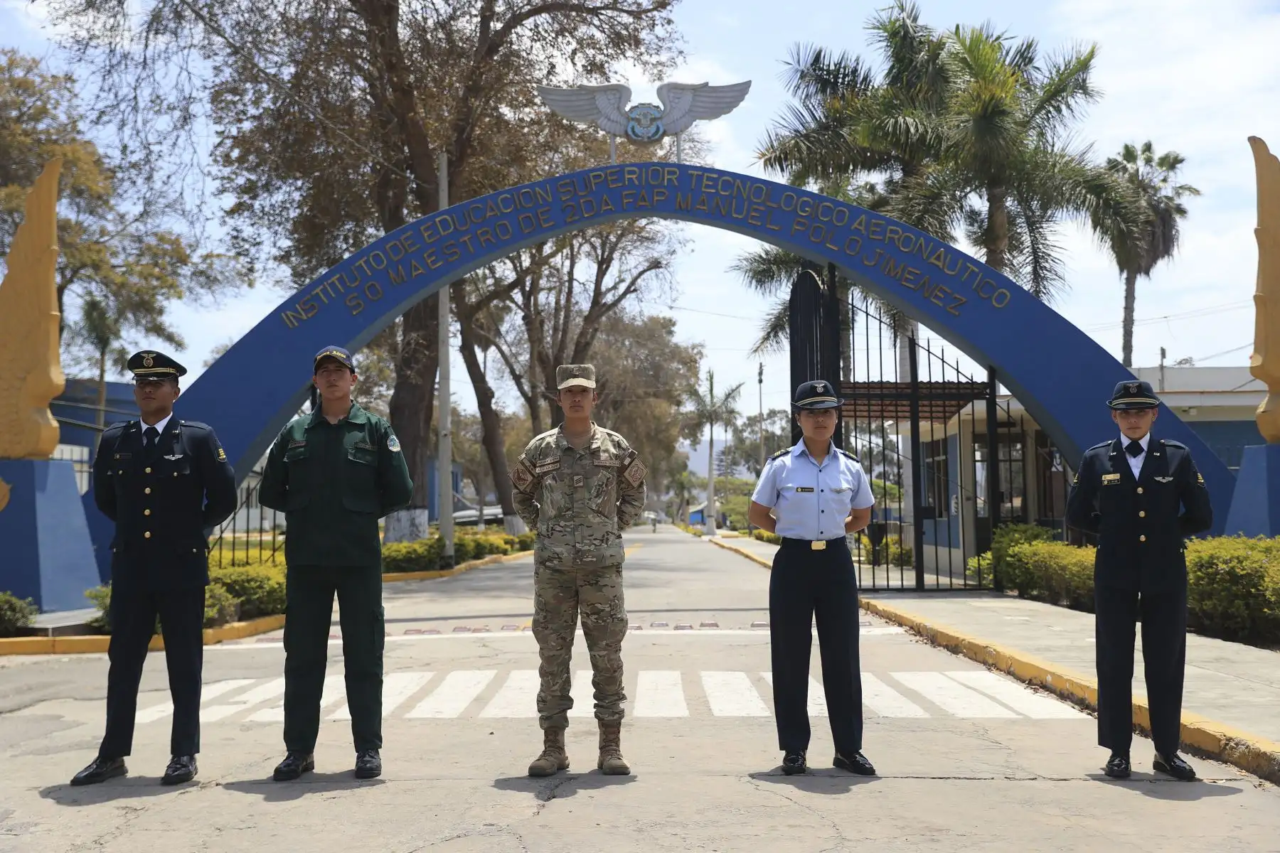 Las Fuerza Aérea del Perú (FAP) convoca al proceso de admisión 2026 para la Escuela de Suboficiales (ESOFA) que ofrece 220 vacantes a los interesados en obtener formación técnica especializada en aviación, como mantenimiento de aeronave o telecomunicaciones, además de diversos beneficios como becas de estudios en academias aéreas extranjeras.
Foto: ANDINA/Jhonel Rodríguez Robles