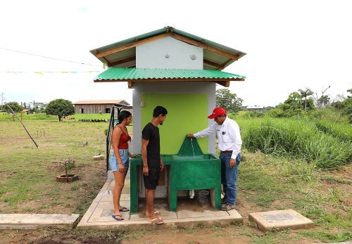 El Ministerio de Vivienda inauguró una obra de mejoramiento de los servicios de agua potable en la comunidad nativa yiné de Bélgica, ubicada cerca de la frontera con Brasil, en Madre de Dios. ANDINA/Difusión
