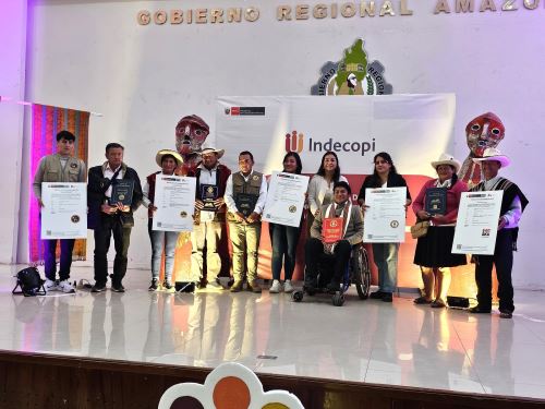 Con la entrega de marcas colectivas a organizaciones dedicadas al turismo comunitario de la región Amazonas se fortalece esta actividad, destacó el Mincetur. ANDINA/Difusión