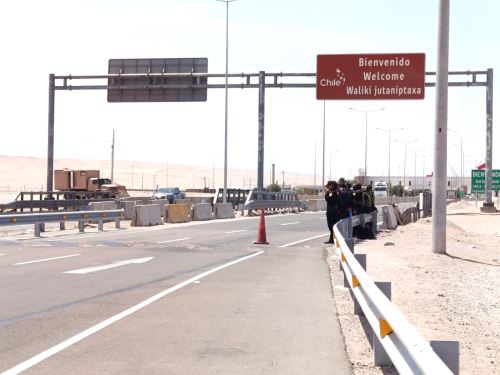 Un contingente de la Policía Nacional y otro del Ejército del Perú refuerzan su presencia en la frontera sur con Chile para evitar el ingreso ilegal de migrantes. ANDINA/Difusión