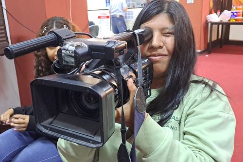 Estudiantes de Ciencias de la Comunicación de la Universidad César Vallejo visitaron la Agencia Andina y conocieron labor periodística