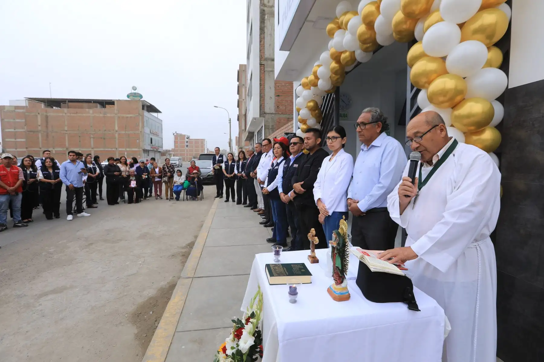 El Ministerio de Salud inauguró el Centro de Salud Mental Comunitario (CSMC) Puente Piedra, ubicado en el distrito de Carabayllo, fortaleciendo la estrategia nacional de atención descentralizada en salud mental. Con esta apertura, el país alcanza los 300 CSMC operativos a nivel nacional, ampliando la cobertura de servicios preventivos y terapéuticos para la población. Foto: ANDINA/Difusión