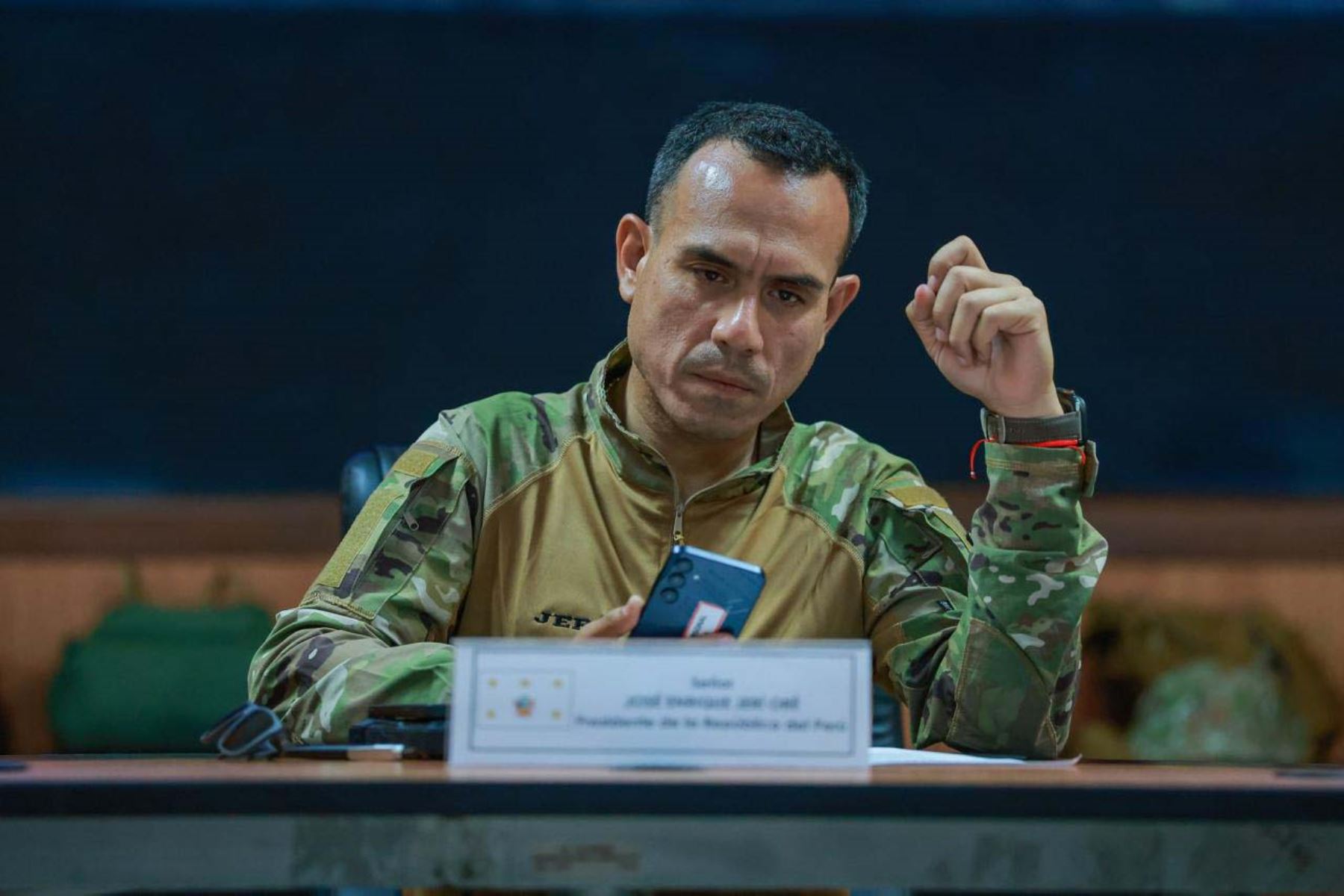 Peruvian, Ecuadorian Presidents hold phone conversation