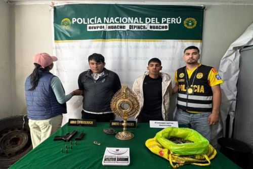 El valioso cáliz estaba escondido entre la chatarra y dentro de un cilindro.