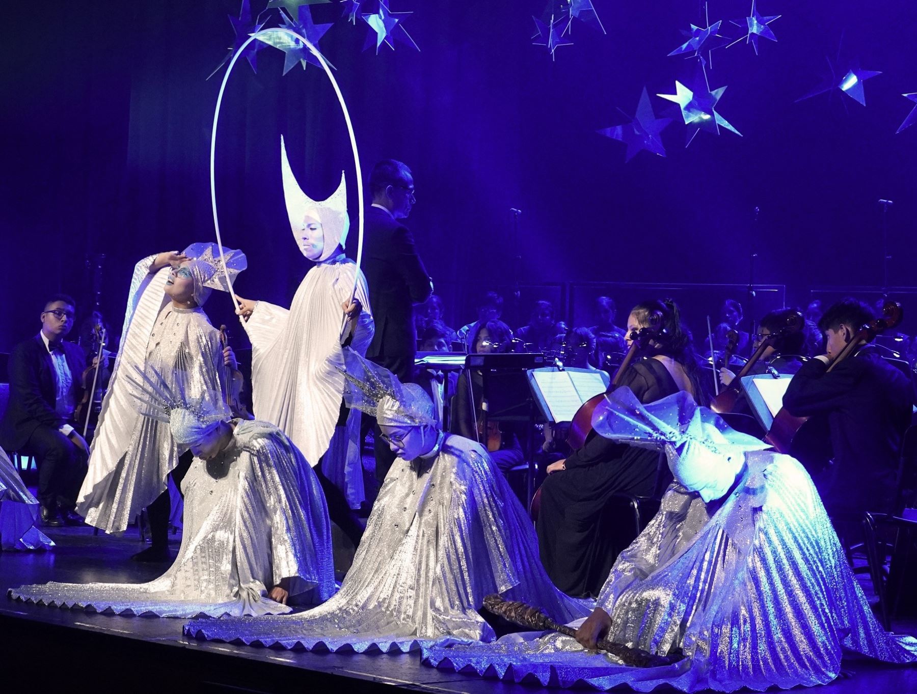 Sinfonía por el Perú ilumina la Navidad con  su espectáculo musical "Siete Estrellas".