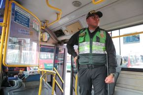 El ministro del Interior Vicente Tiburcio lanzó esta noche el plan piloto Alerta Pasajero que permitirá reportar hechos delictivos en tiempo real a la central de emergencia 105 de la Policía Nacional.