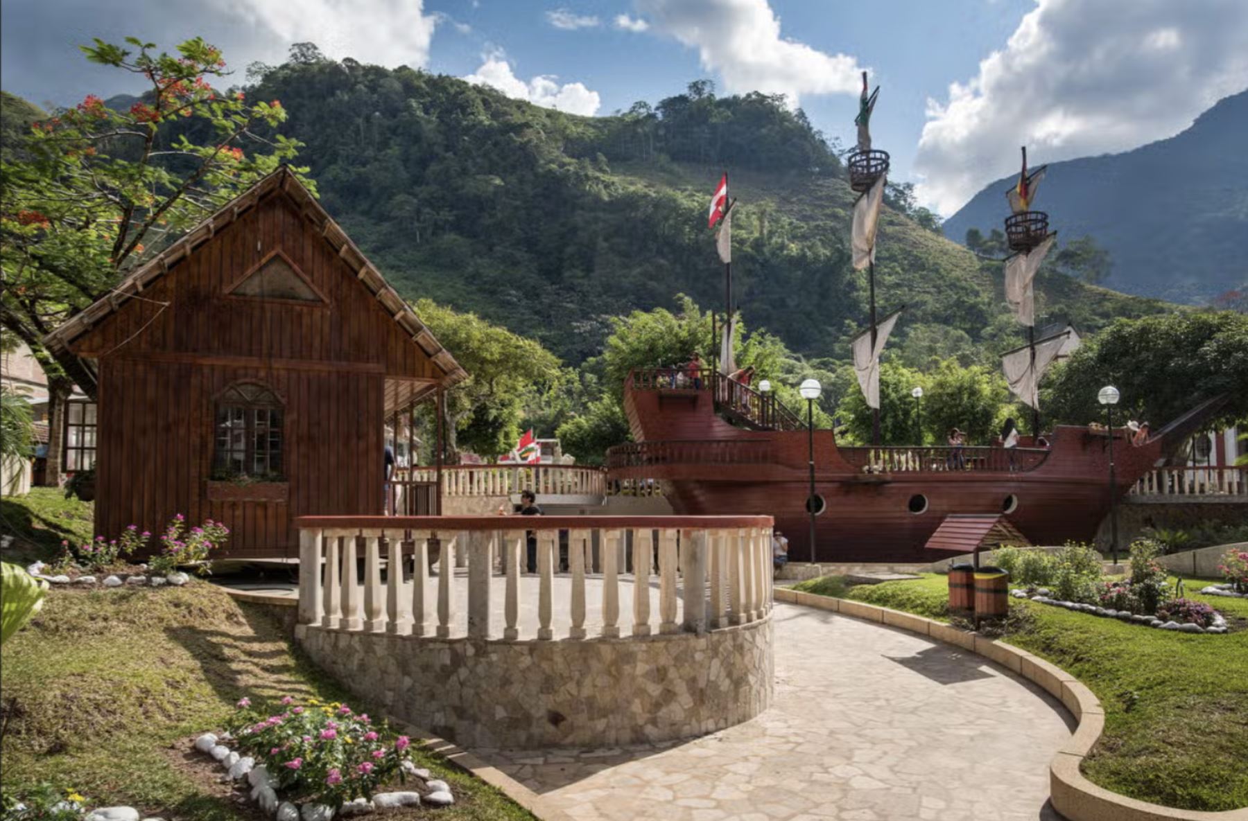 Rodeado por el Parque Nacional Yanachaga-Chemillén, Pozuzo ofrece escenarios naturales impresionantes que refuerzan su atractivo como destino sostenible.  Foto: ANDINA/Difusión