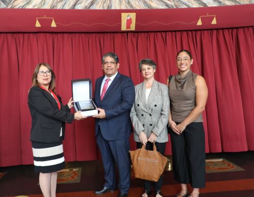 Se inaugura inauguró "Feria del Libro Luis Bramont Arias"