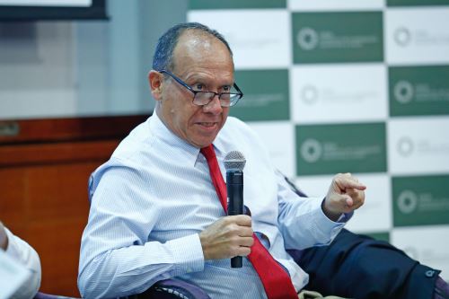 Profesor principal de la PUCP y miembro del directorio del  Banco Central de Reserva (BCR), Jose Távara. ANDINA/Daniel Bracamonte