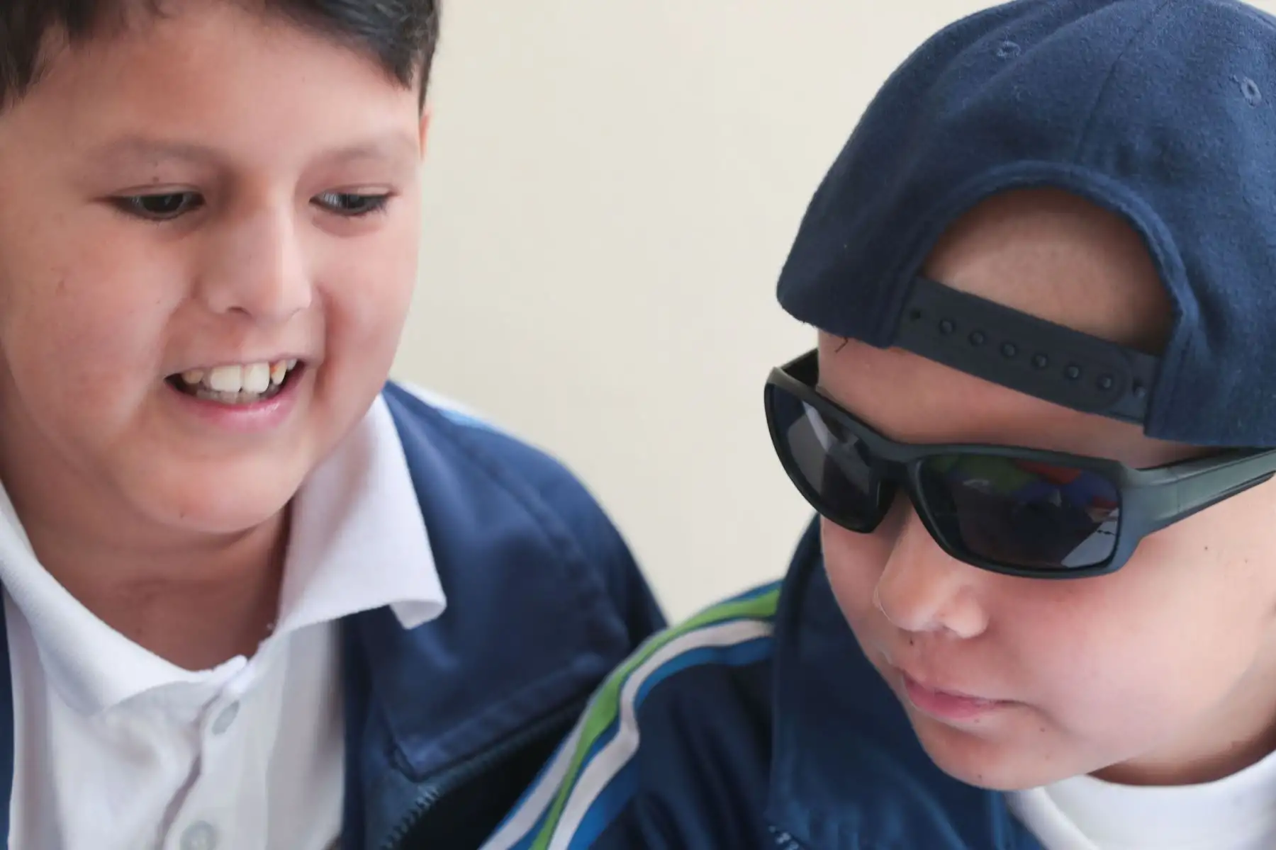 Minedu inaugura la primera biblioteca infantil para estudiantes con discapacidad visual del Perú.
Cuenta con más de 80 textos y cuentos en el sistema braille, y más de 7 mil audiolibros, infografías y materiales audiovisuales entre otros. Fotos: ANDINA/Verónica Calderón Zúñiga