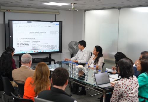 El Midis destacó la articulación entre el sector público y el privado que genera resultados concretos a favor de los niños del Perú, como resultado del trabajo desarrollado en mesas técnicas entre ese portafolio, liderado por la ministra Lesly Shica, y los Comités de Alimentos de la Sociedad Nacional de Industrias (SNI). ANDINA/Difusión