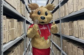 Chiribaya, simpática mascota de los Juegos Bolivarianos 2025, recorrió las instaleciones del AGN. Foto: ANDINA/Difusión