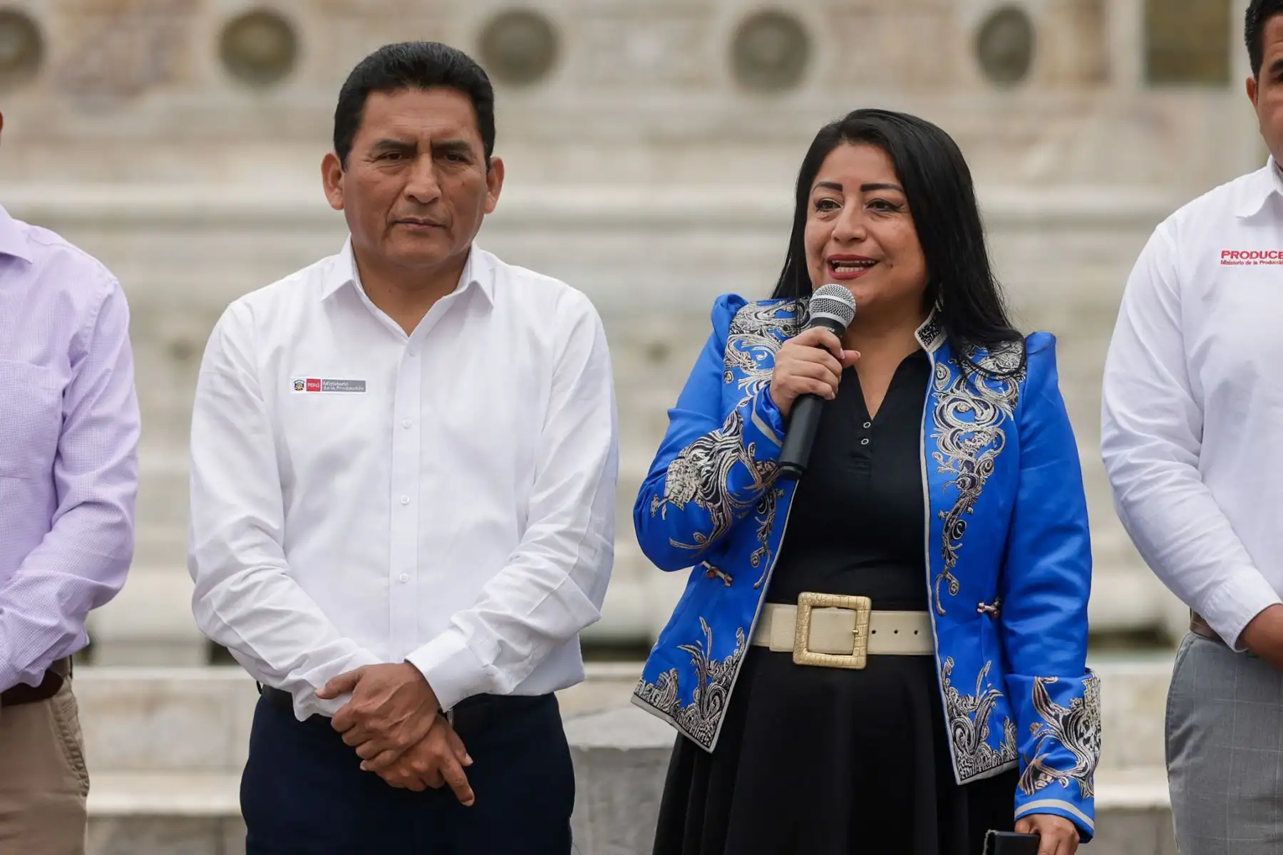 El Ministerio de la Producción presentó oficialmente Perú Produce Expo Puno – Lima 2026, en una ceremonia encabezada por el ministro César Quispe Luján y que contó con la participación de la ministra de Economía, Denisse Miralles. La expo reunirá a más de 100 MYPE puneñas del 22 al 25 de enero en el Parque de la Exposición, fortalecidas con capacitaciones especializadas y acompañadas de presentaciones artísticas que resaltarán la riqueza cultural de la región. Foto: ANDINA/Luis Iparraguirre