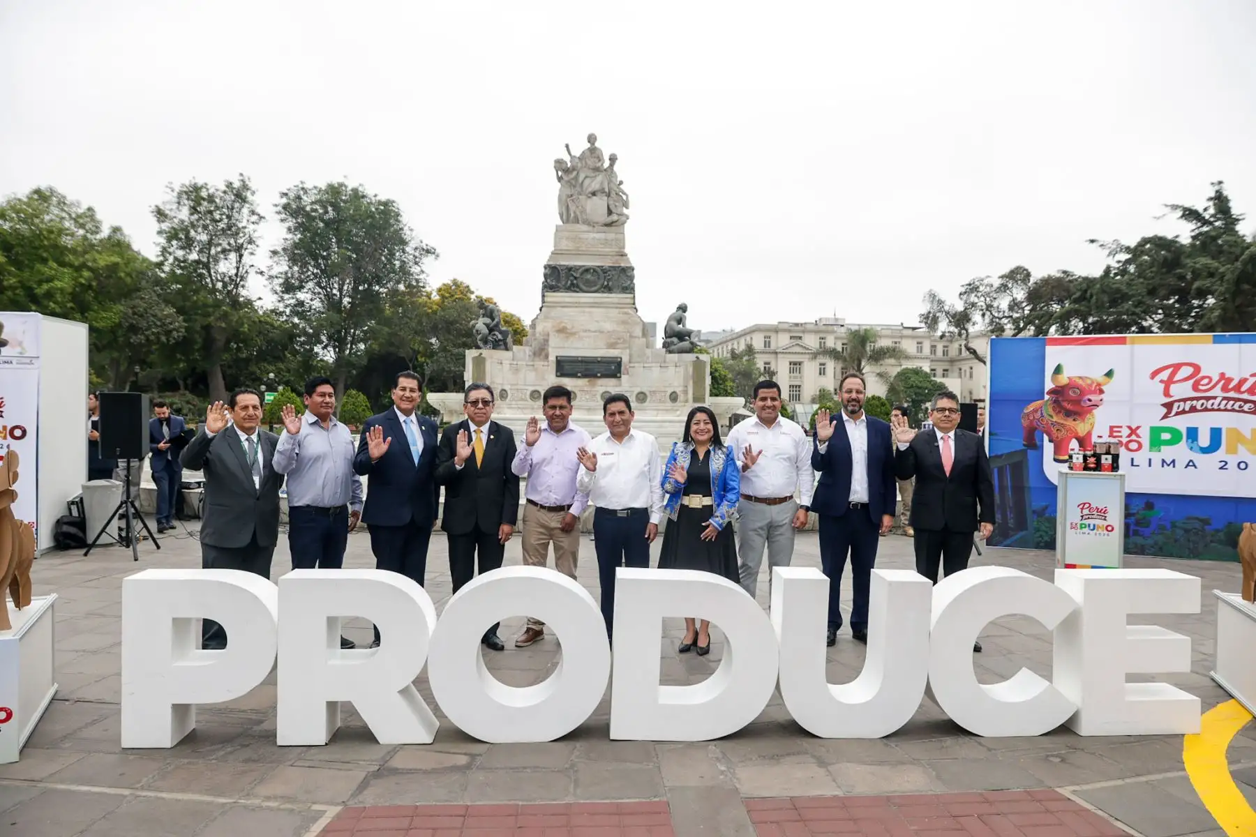 El Ministerio de la Producción presentó oficialmente Perú Produce Expo Puno – Lima 2026, en una ceremonia encabezada por el ministro César Quispe Luján y que contó con la participación de la ministra de Economía, Denisse Miralles. La expo reunirá a más de 100 MYPE puneñas del 22 al 25 de enero en el Parque de la Exposición, fortalecidas con capacitaciones especializadas y acompañadas de presentaciones artísticas que resaltarán la riqueza cultural de la región. Foto: ANDINA/Luis Iparraguirre